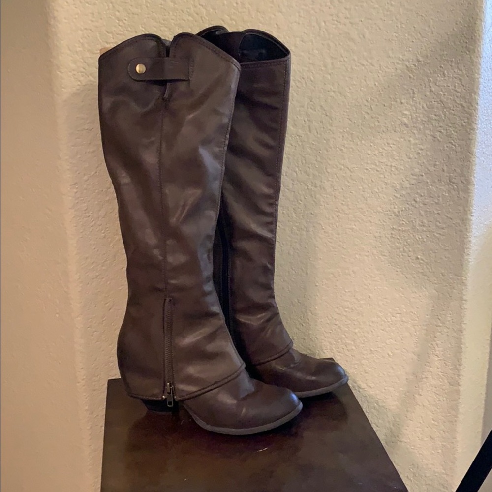 Fergalicious by Fergie vegan leather boots sz 7.5